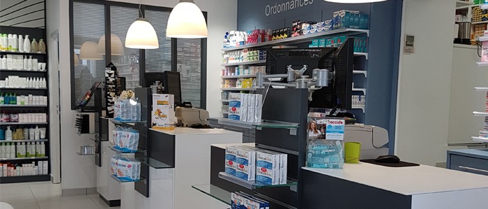 espace de vente lumineux pharmacie pornic Loire Atlantique pays de loire