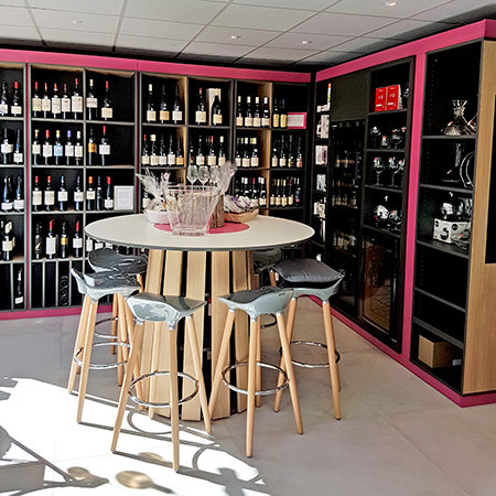 agencement cave a vin espace degustation