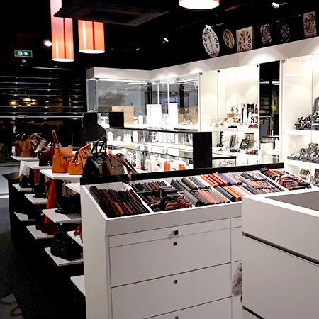 agencement bijouterie maroquinerie normandie