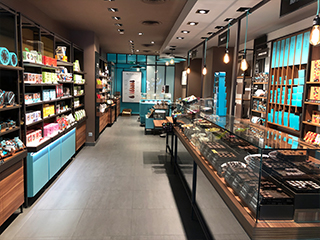 agencement chocolaterie longueur magasin