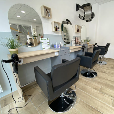 agencement salon coiffure bretagne ille et vilaine vitre hair et bio